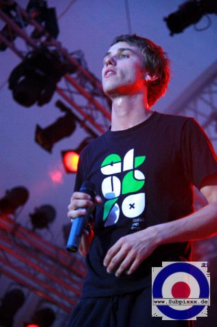 Clueso (D) 23. Summer Jam Festival - Fuehlinger See, Koeln - Green Stage 06. Juli 2008 (3).JPG